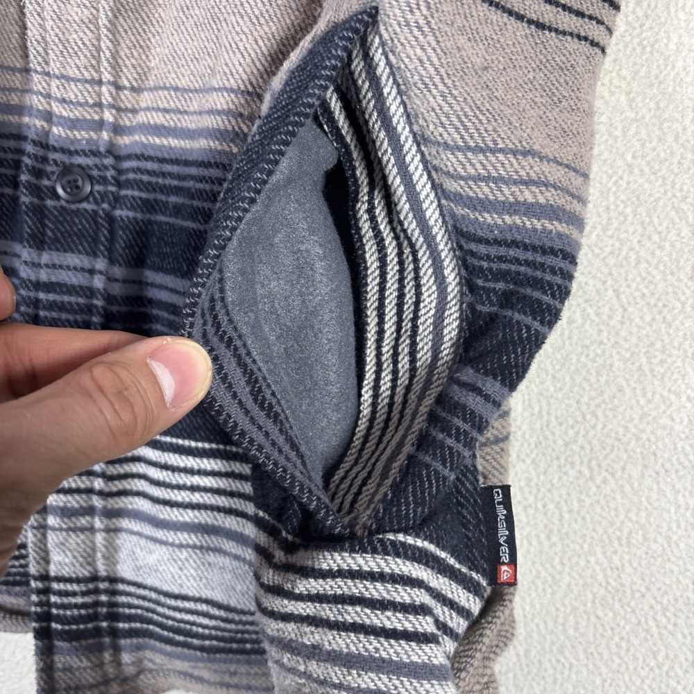 Quicksilver Flannel Shacket Large Striped Quilt Lined Button Up‎ y2K - Picture 4 of 9
